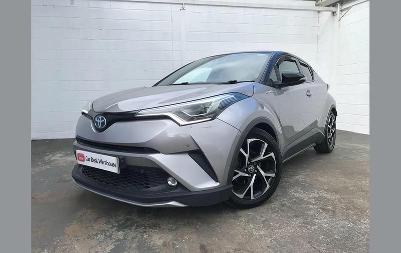 Second-hand Toyota C-HR 120 CP (88 kW) 2016 Argintiu SUV