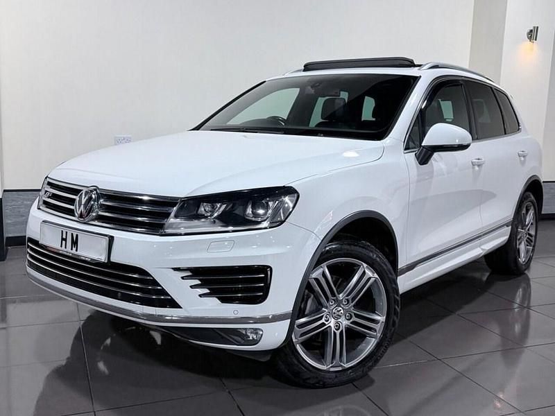 White Used 2016 VW Touareg R-line SUV | £14,295 (Good price) - Image 1/4