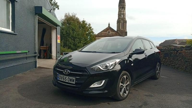 Black Used 2015 Hyundai i30 SE Estate | £3,299 (Fair price) - Image 1/4