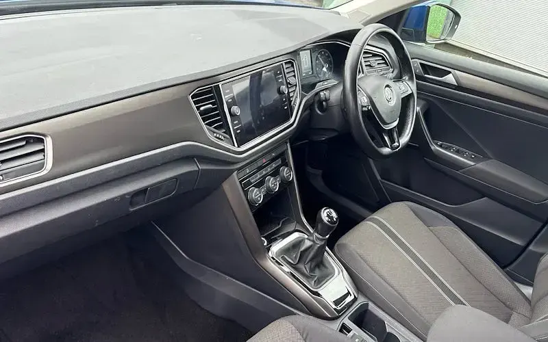 Used VW T-Roc SE 150 HP (110 kW) 2021 SUV