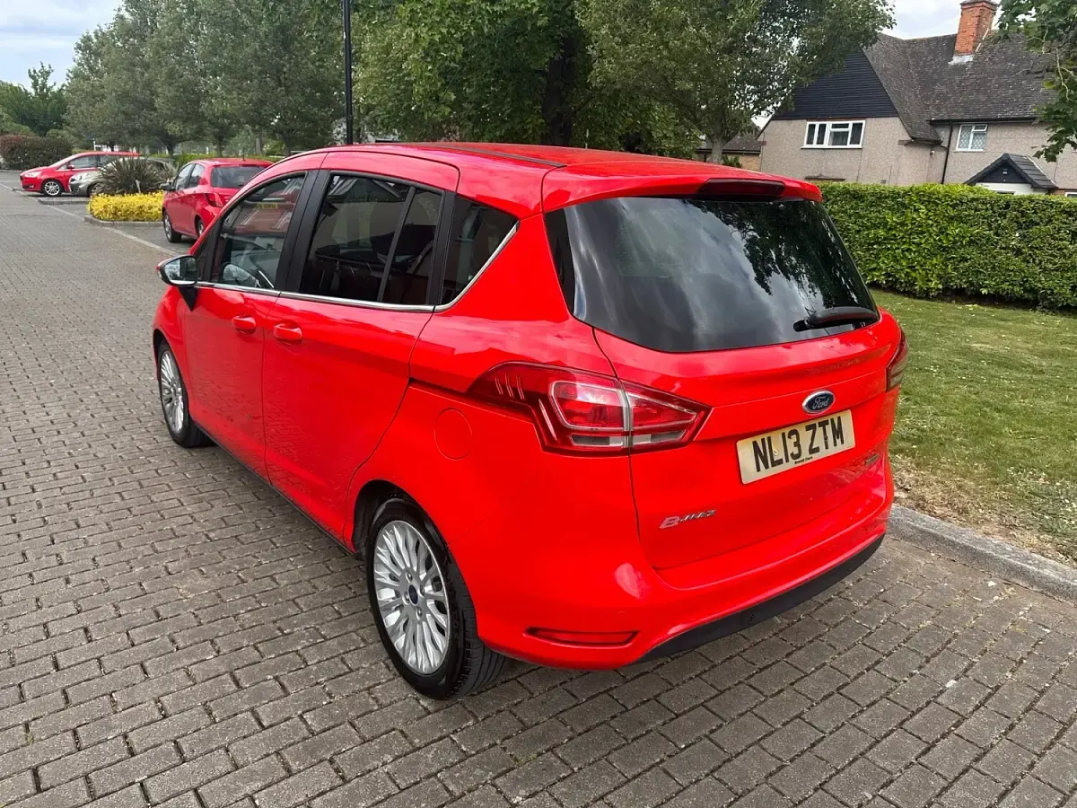 Used Ford B-MAX Zetec 2013 Red MPV