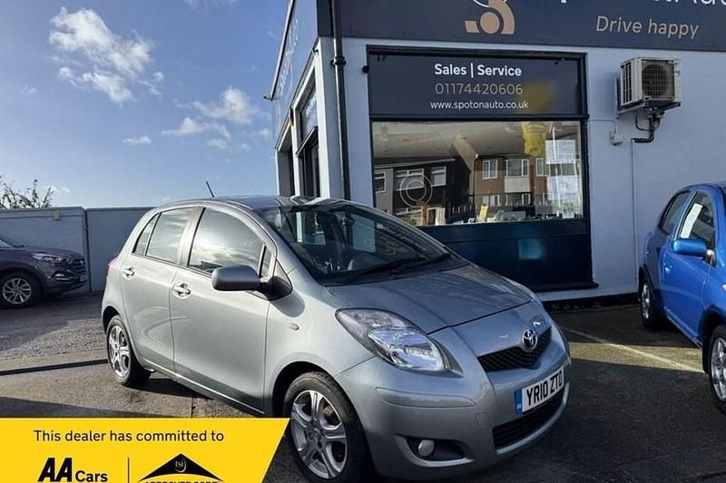 Used Toyota Yaris 101 HP (74 kW) 2010 Silver Hatchback
