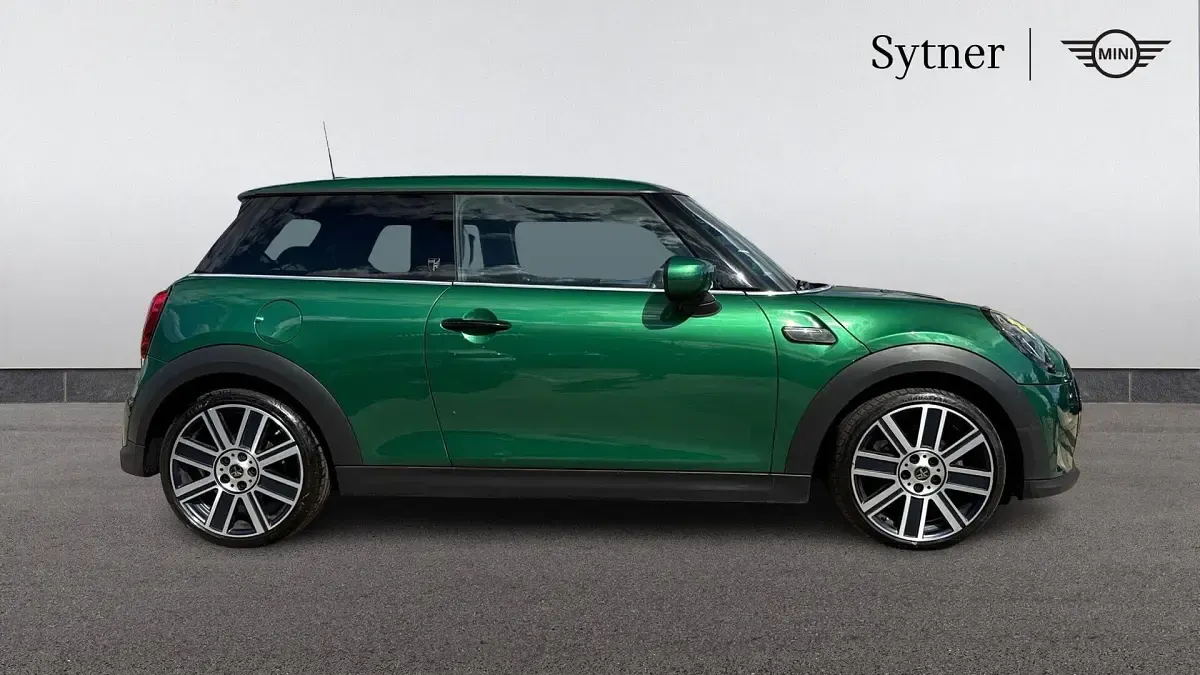 Used Mini Cooper Exclusive 134 HP (98 kW) 2024 Green Hatchback
