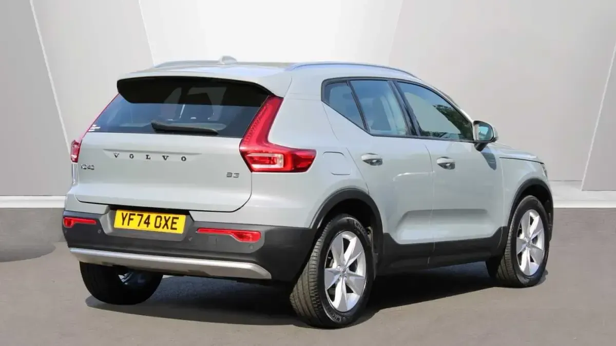 Used Volvo XC40 Core 163 HP (119 kW) 2025 SUV