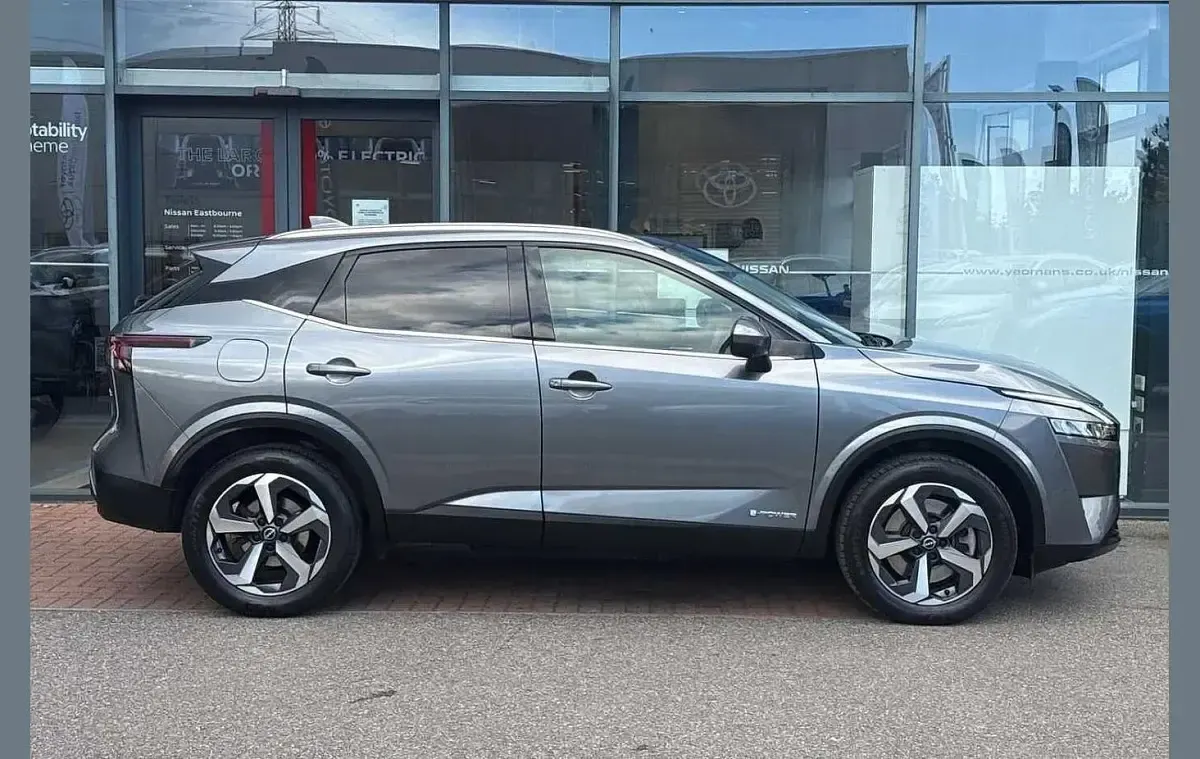 Used Nissan Qashqai N-Connecta 190 HP (139 kW) 2023 Grey SUV