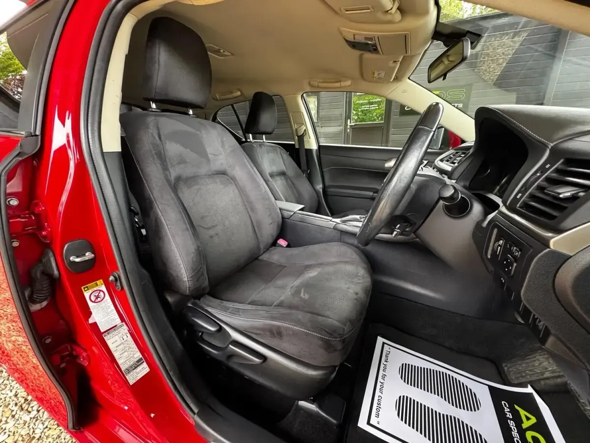 Used Lexus CT200h 2014 Red Hatchback
