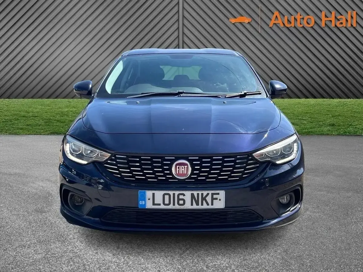 Used Fiat Tipo Easy Plus 120 HP (88 kW) 2016 Blue Hatchback