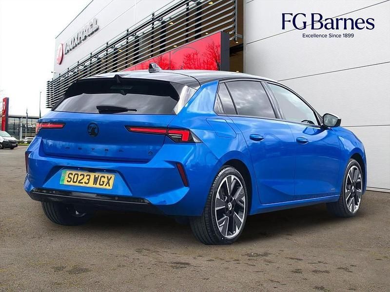Used Vauxhall Astra Ultimate 113 kW (154 HP) 2023 Blue Hatchback