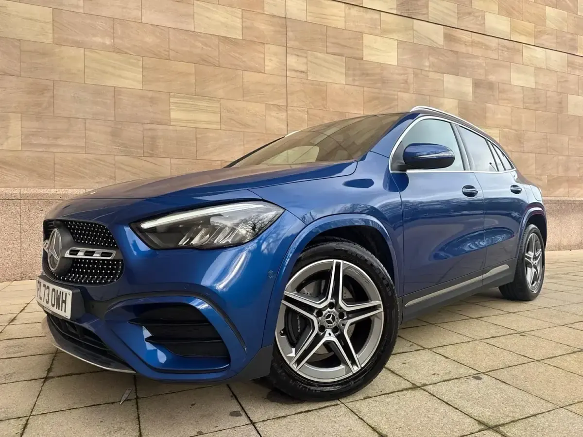 Usado Mercedes GLA200 Executive 163 HP (119 kW) 2023 Azul SUV