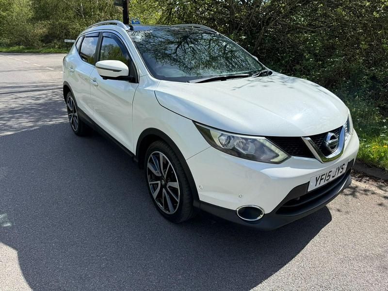 Used Nissan Qashqai Tekna 110 HP (80 kW) 2015 White SUV