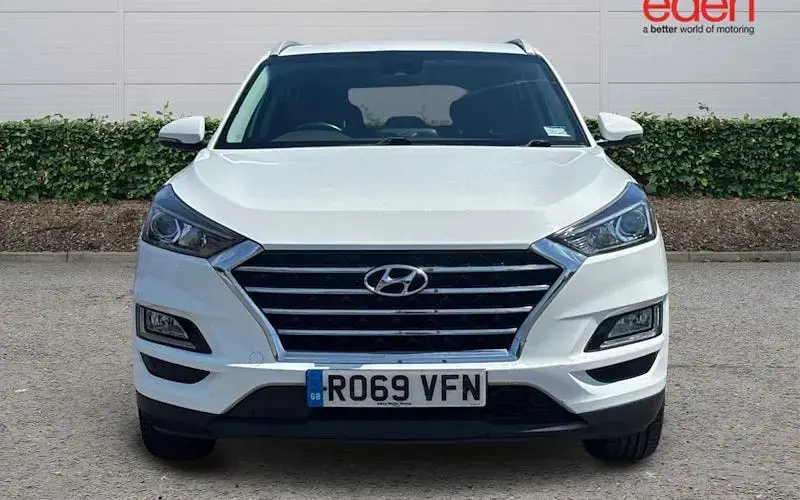 Used Hyundai Tucson SE 132 HP (97 kW) 2019 White SUV