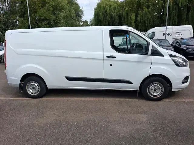 Used Ford Transit Custom Trend 130 HP (95 kW) 2022 White Van