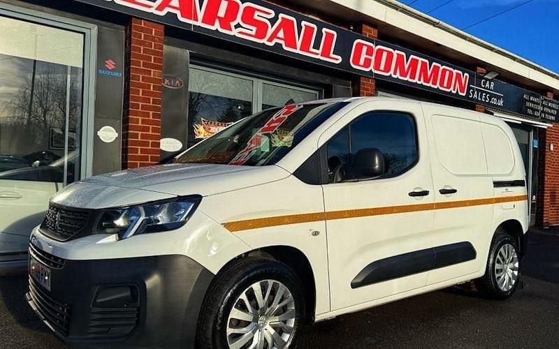 Used Peugeot Partner 102 HP (75 kW) 2020 White MPV