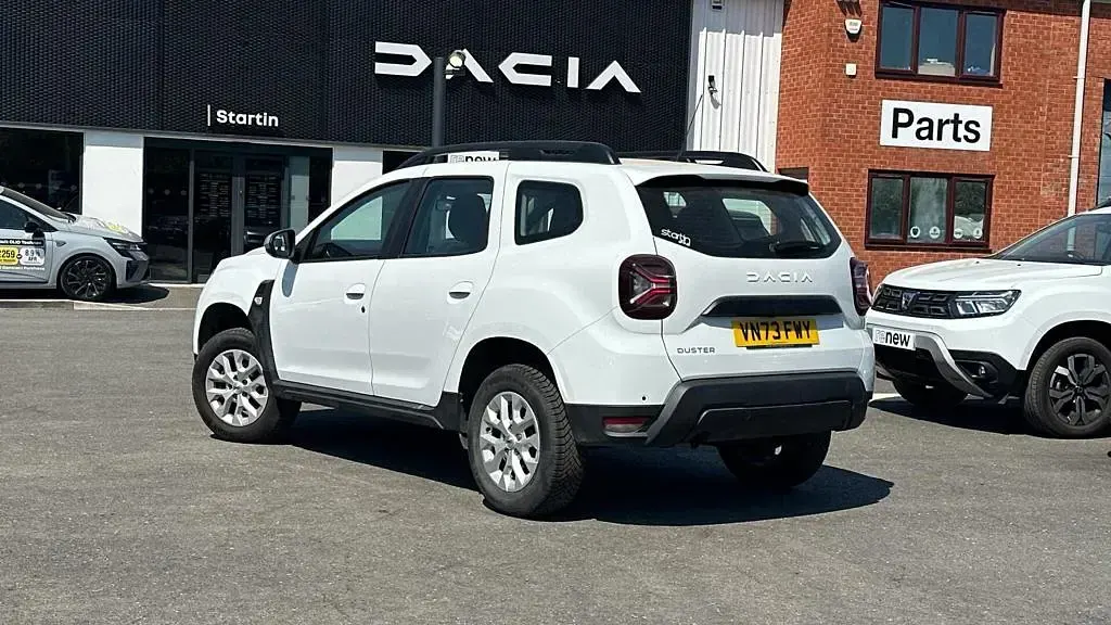 Used Dacia Duster Expression 90 HP (66 kW) 2023 White SUV