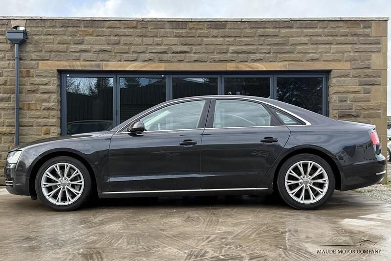 Used Audi A8 Basis 350 HP (257 kW) 2010 Grey Sedan