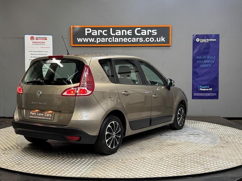 Used Renault Scénic III 110 HP (80 kW) 2011 Beige MPV