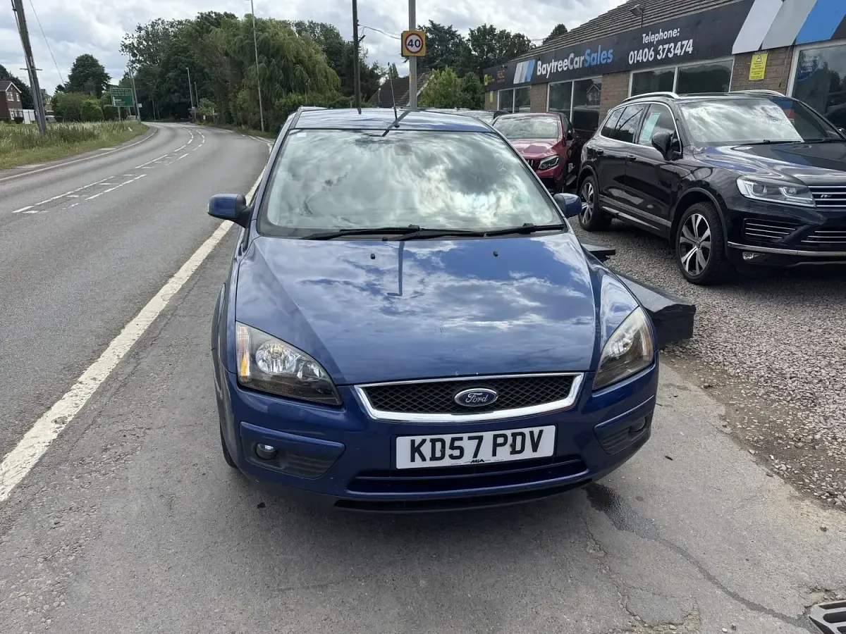 Used Ford Focus Titanium 115 HP (84 kW) 2007 Blue Hatchback