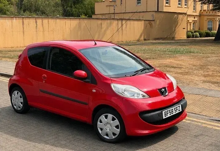 Used Peugeot 107 68 HP (50 kW) 2008 Red Hatchback