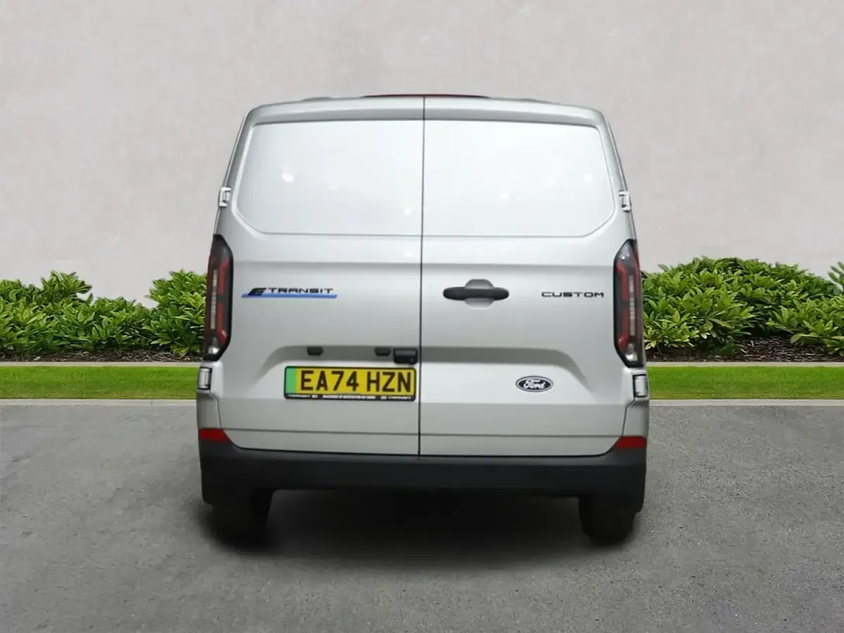 Used Ford Transit Custom Trend 100 kW (136 HP) 2024 Silver Van