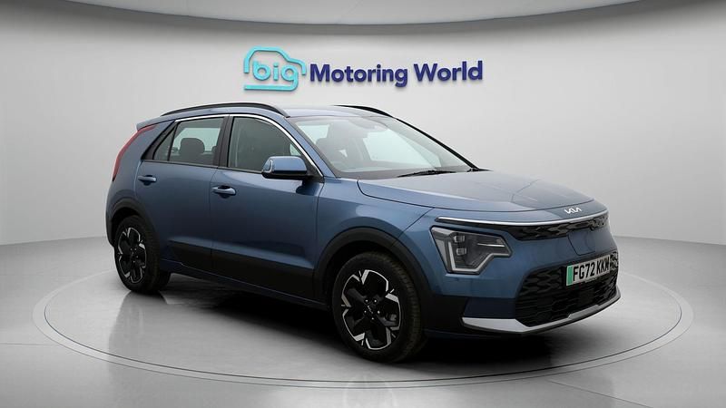Blue Used 2023 Kia e-Niro SUV | £16,900 (Good price) - Image 1/4