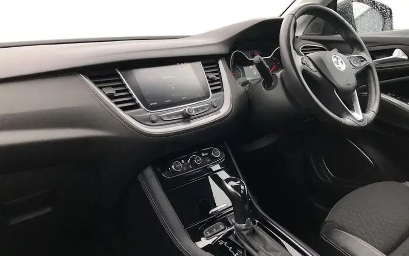 Used Vauxhall Grandland X SRi 131 HP (96 kW) 2020 Black SUV