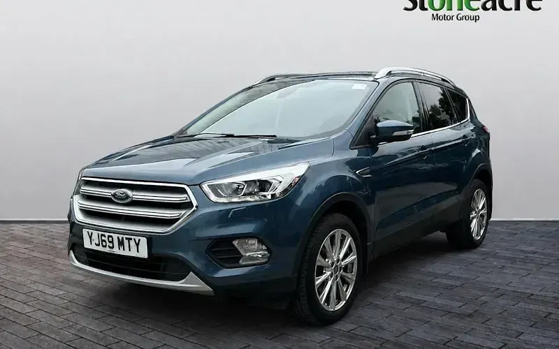 Used Ford Kuga Titanium 150 HP (110 kW) 2019 Red SUV