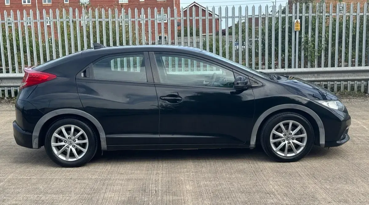 Used Honda Civic ES 150 HP (110 kW) 2012 Black Hatchback
