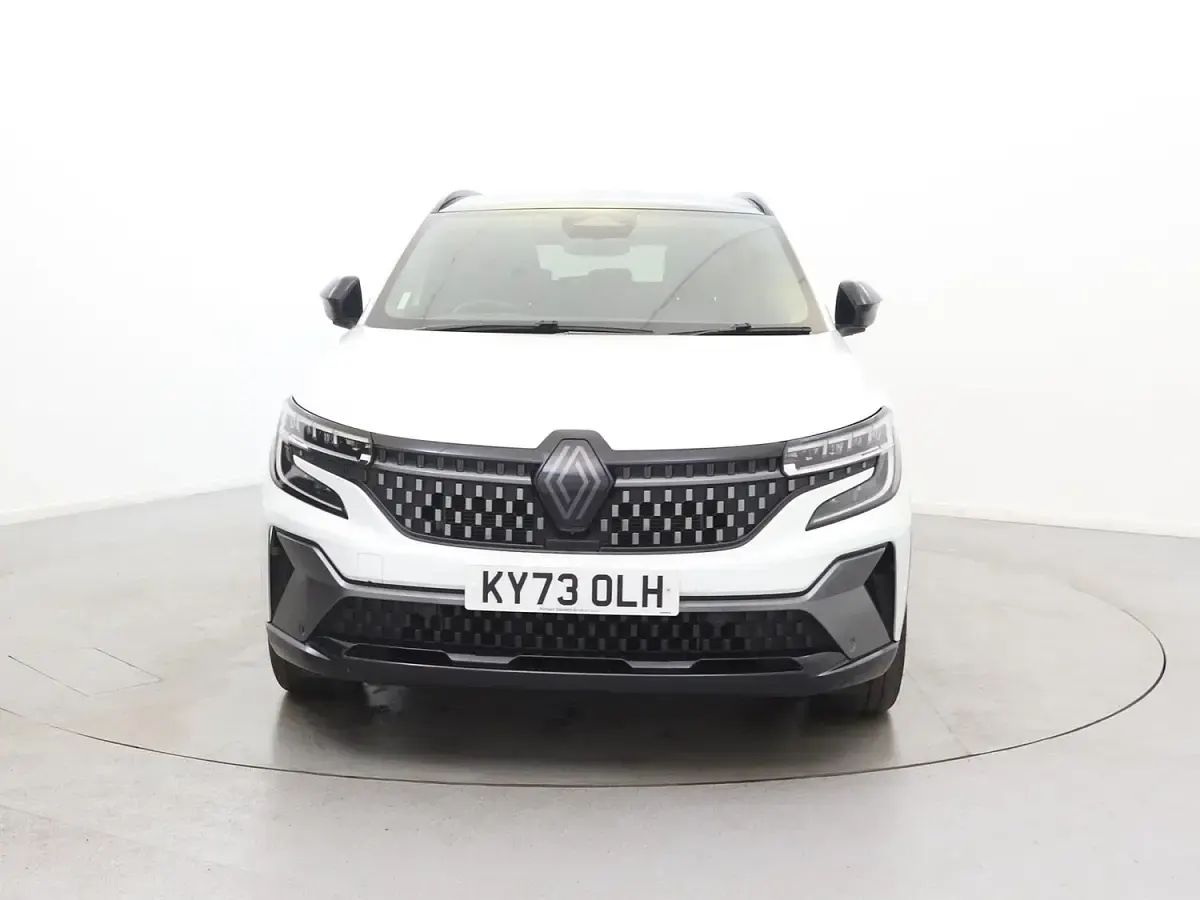 Used Renault Austral Iconic Esprit Alpine 200 HP (147 kW) 2024 White SUV