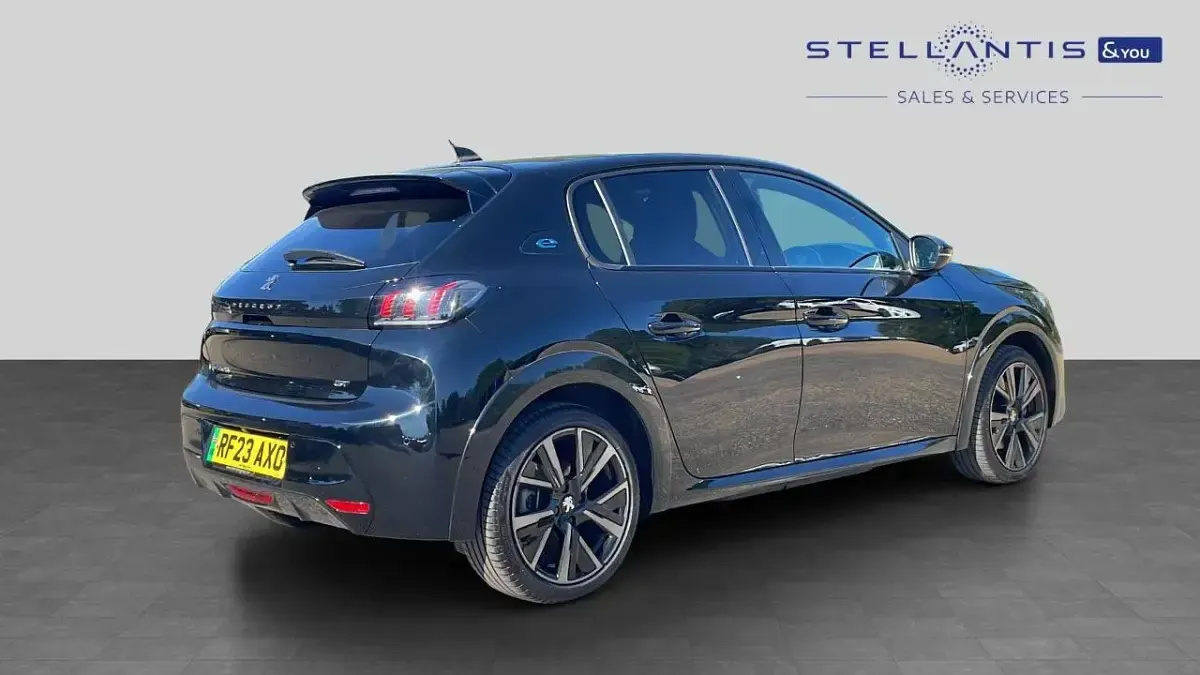 Used Peugeot e-208 GT 98 kW (134 HP) 2023 Black Hatchback