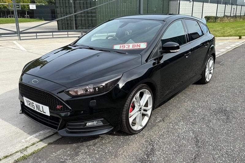 Black Used 2016 Ford Focus ST Hatchback | £7,495 (Fair price) - Image 1/1