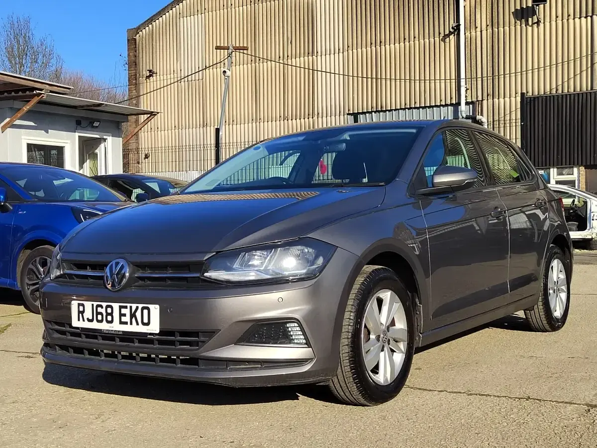 Used VW Polo SE 94 HP (69 kW) 2018 Grey Hatchback