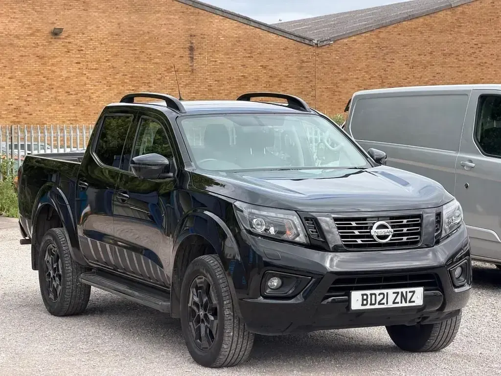 Usado Nissan Navara N-Guard 190 CV (139 kW) 2021 Negro Pickup/Camioneta