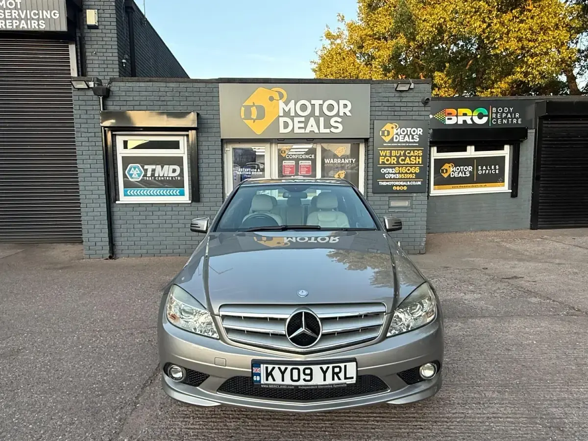 Käytetty Mercedes C220 2009 Hopea Sedan