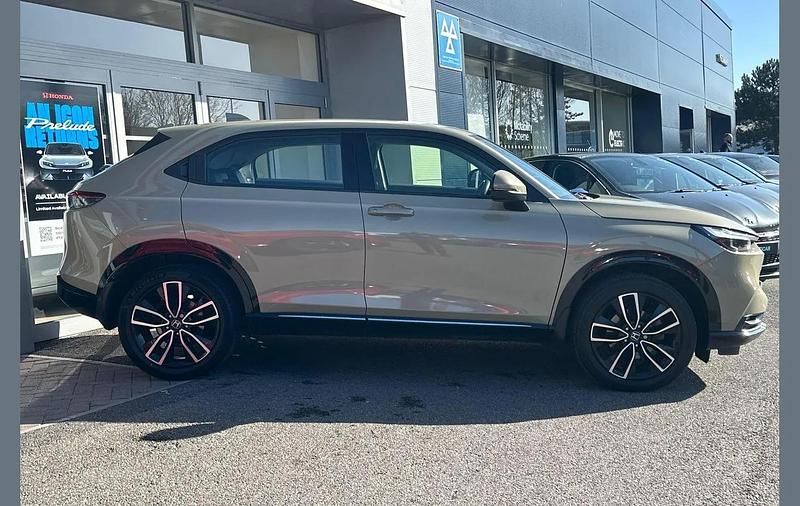 Used Honda HR-V Advance 131 HP (96 kW) 2023 Sand khaki SUV