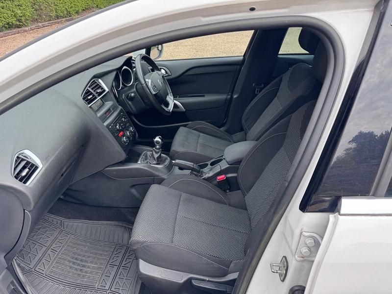 Used Citroën DS4 2014 White Hatchback