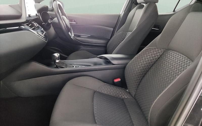 Used Toyota C-HR 122 HP (89 kW) 2023 SUV