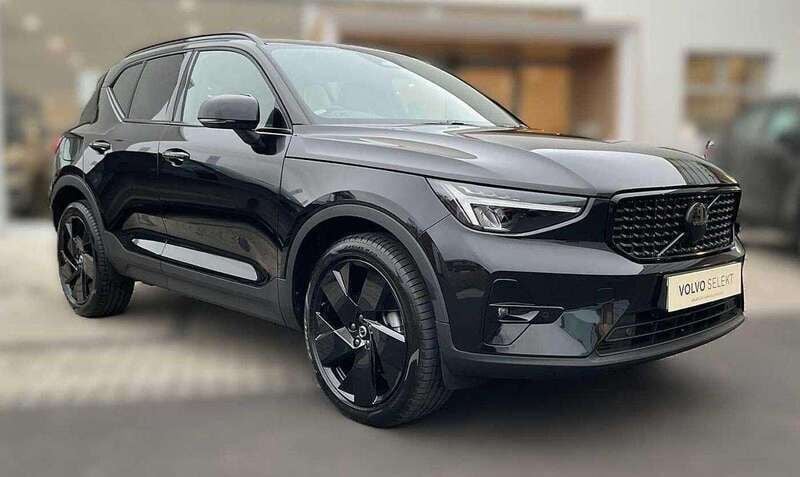 Black New 2025 Volvo XC40 Plus SUV | £36,950 (Expensive) - Image 1/4