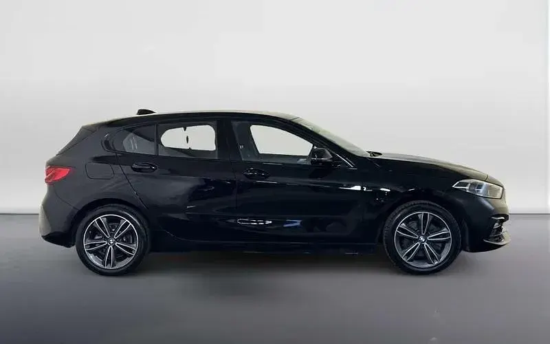 Used BMW 118 Sport Line 136 HP (100 kW) 2022 Black Hatchback