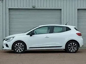 Used Renault Clio Evolution 90 HP (66 kW) 2023 White Hatchback