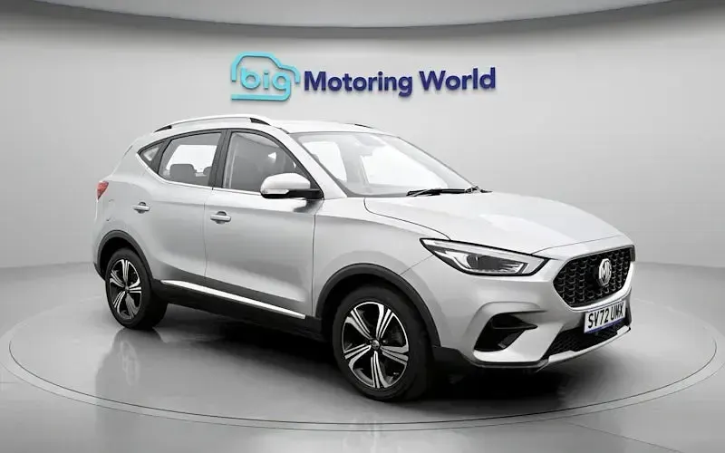 Usado MG ZS Excite 106 HP (77 kW) 2023 Prateado SUV