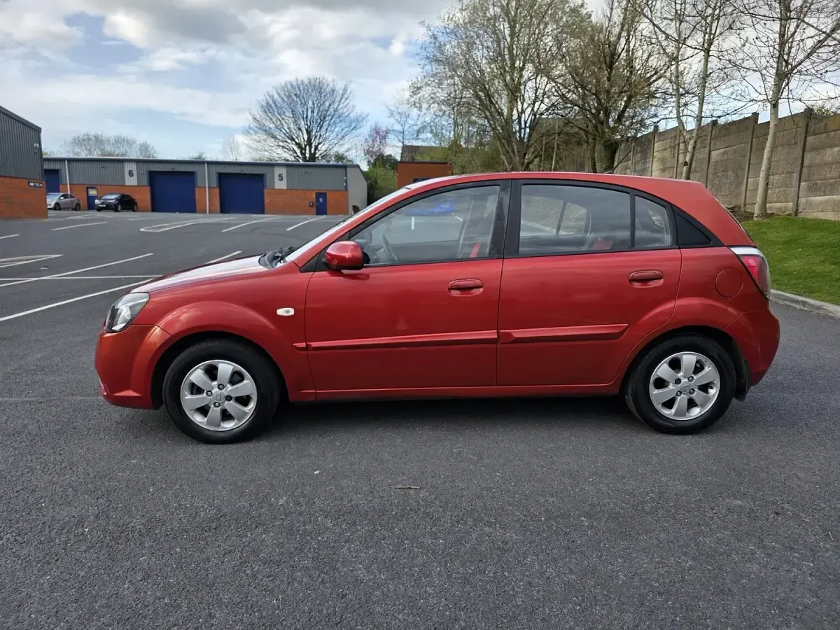 Used Kia Rio 2010 Red Hatchback