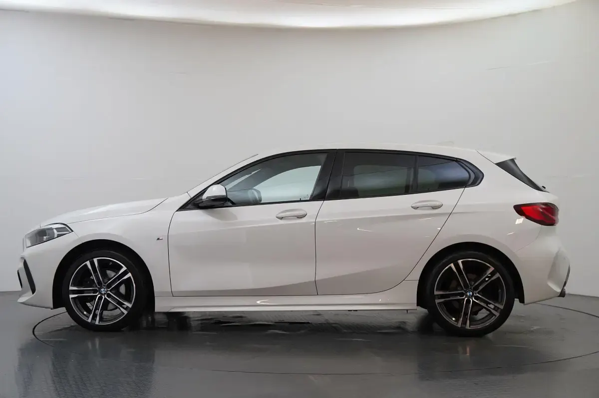 Used BMW 118 M Sport 134 HP (98 kW) 2024 White Hatchback