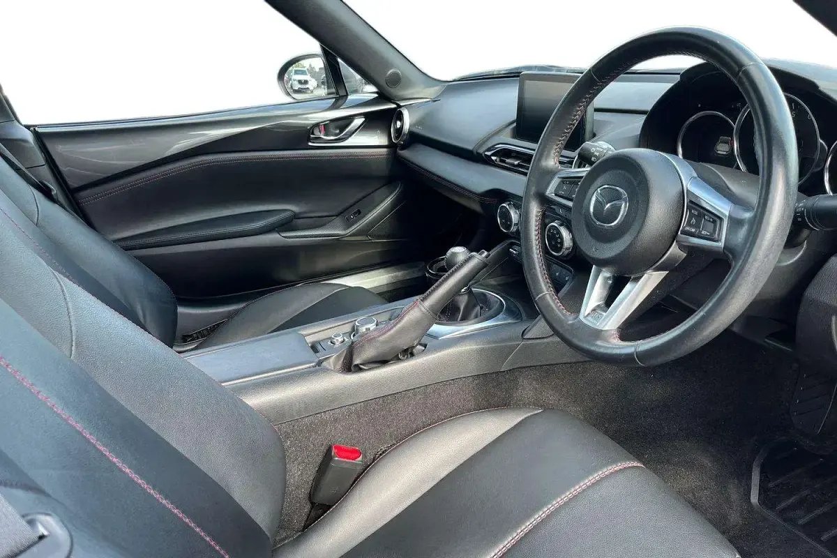 Used Mazda MX5 Inclusive 184 HP (135 kW) 2019 Grey Cabriolet