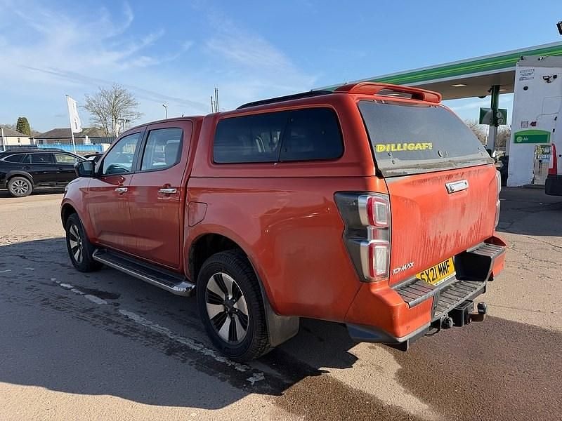 Used Isuzu D-Max 163 HP (119 kW) 2021 Orange Pickup