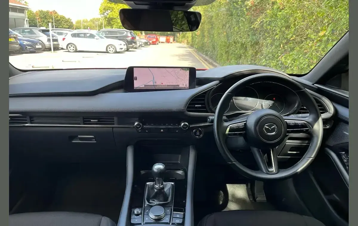 Usado Mazda 3 Exclusive-Line 120 HP (88 kW) 2024 Vermelho Citadino