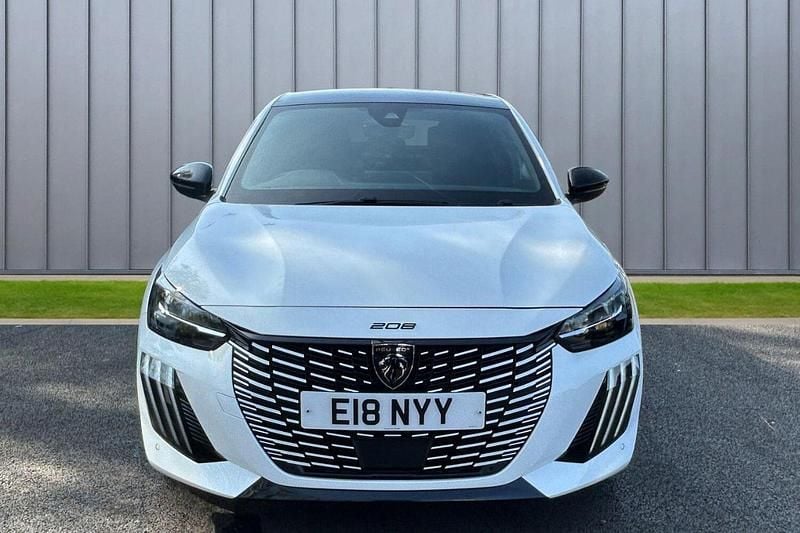 Used Peugeot 208 GT 99 HP (72 kW) 2023 White Hatchback