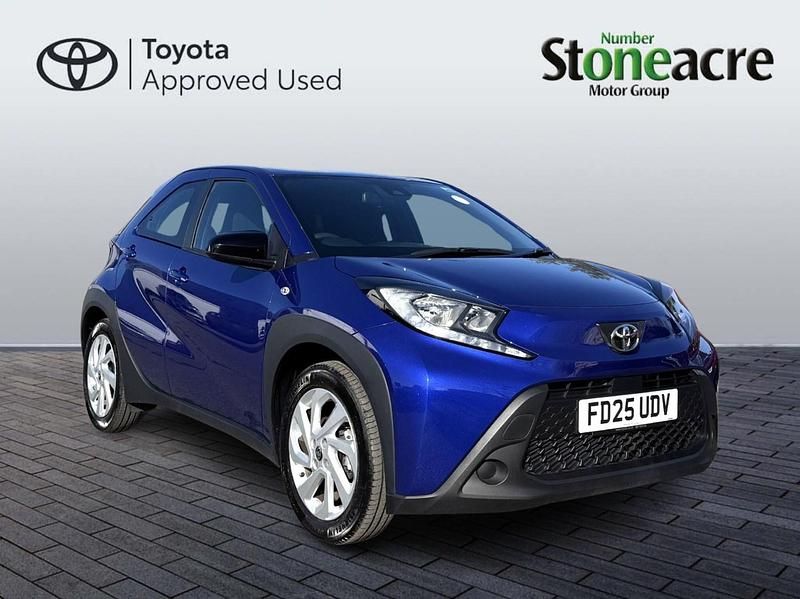 Used Toyota Aygo X PURE 72 HP (52 kW) 2025 Blue SUV