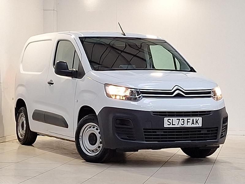 Used Citroën Berlingo 100 HP (73 kW) 2023 White MPV