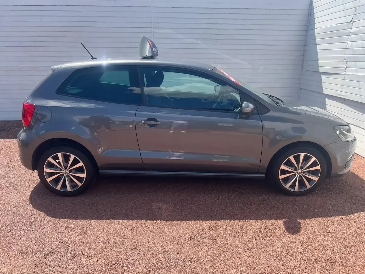 Used VW Polo Edition 90 HP (66 kW) 2017 Grey Hatchback