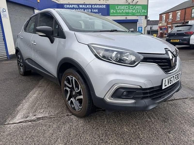 Used Renault Captur Dynamique 90 HP (66 kW) 2017 Silver SUV